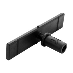 Adaptor Relo A din plastic negru, cu placă lată și știft cilindric care leagă profilul de aluminiu de piciorul reglabil