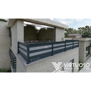 Balcon cu balustradă din aluminiu gri cu lamele orizontale late, la o casă modernă