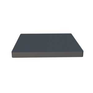 Capac pătrat din plastic gri închis pentru stâlp, cu muchii rotunjite, pe fundal alb
