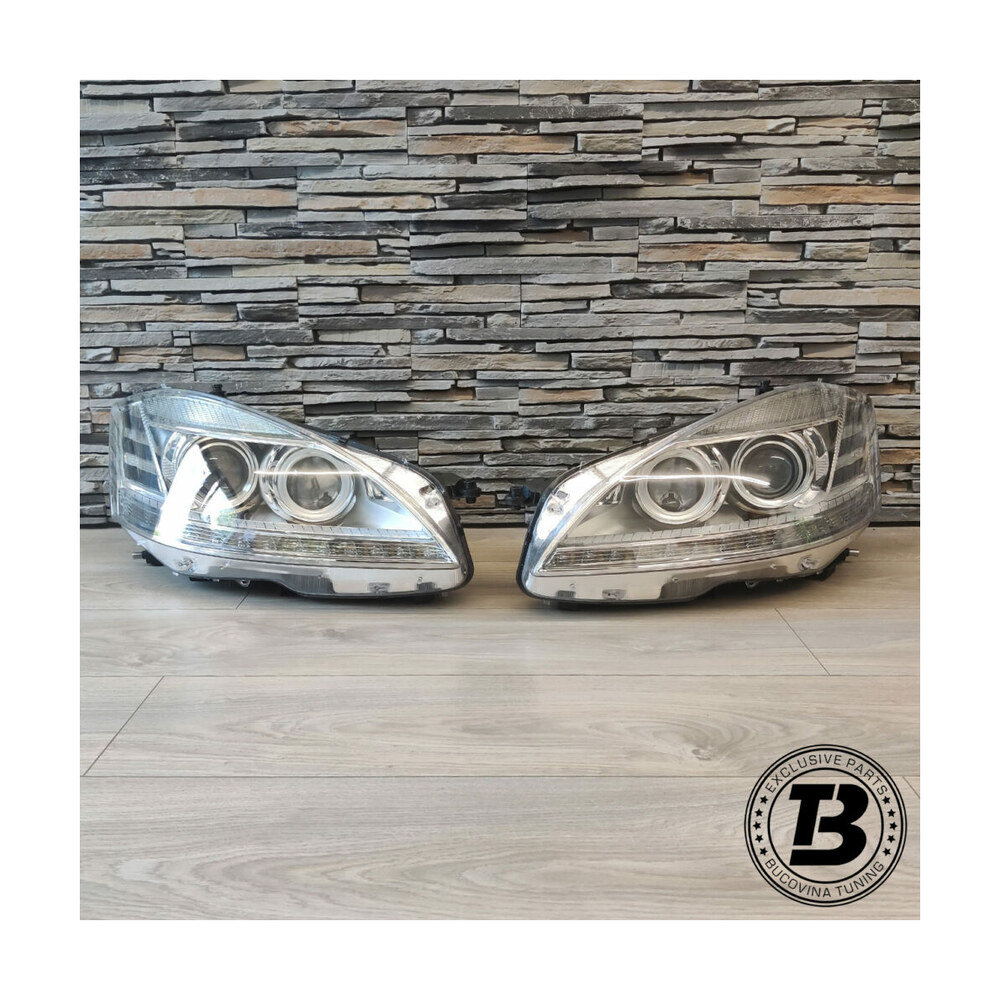 Faruri LED compatibile cu Mercedes Clasa S W221 (05-09) Faruri LED compatibile cu Mercedes Clasa S W221 (05-09)