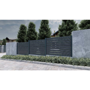 Gard Ares Soft Strips gri intens pe soclu, între stâlpi de beton, lângă o bordură cu plante