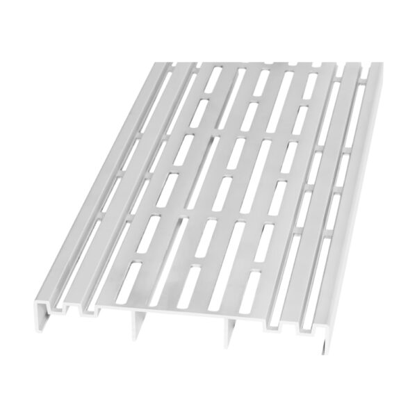 Grilă de ventilație Relo V din aluminiu anodizat argintiu, cu fante alungite și canturi pentru suporturile de prindere