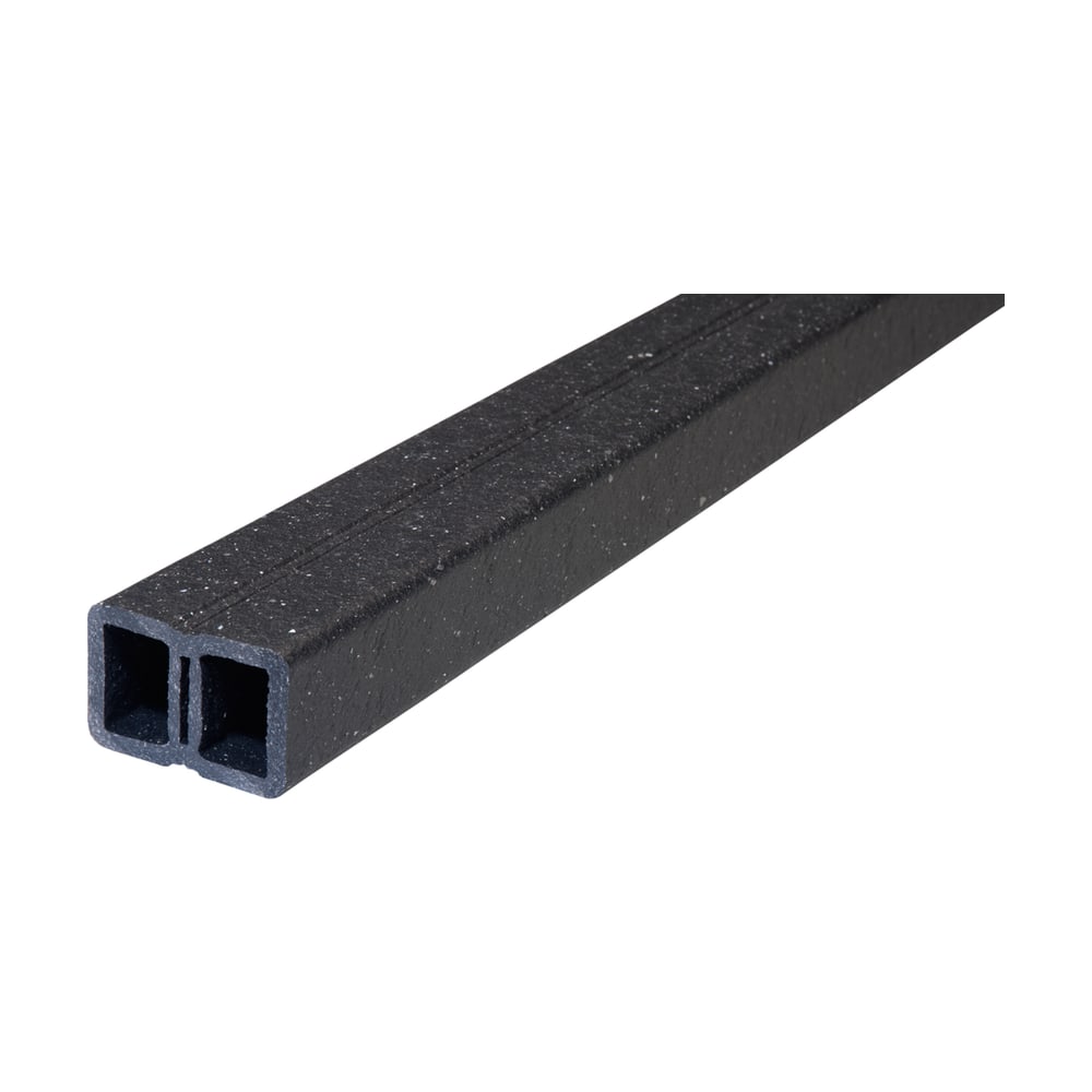 Grindă de structură WPC UPM ProFi Deck neagră, cu două camere interioare, văzută în perspectivă dinspre capăt Grindă de structură WPC UPM ProFi Deck neagră, cu două camere interioare, văzută în perspectivă dinspre capăt