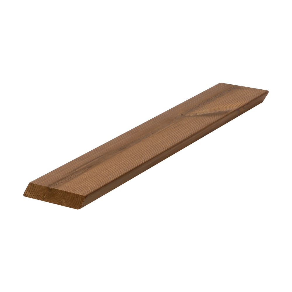 Șipcă Luna Parallelogram SSS de 20 × 92 mm din pin tratat termic brun-roșcat, văzută întreagă, cu ambele muchii lungi teșite Șipcă Luna Parallelogram SSS de 20 × 92 mm din pin tratat termic brun-roșcat, văzută întreagă, cu ambele muchii lungi teșite