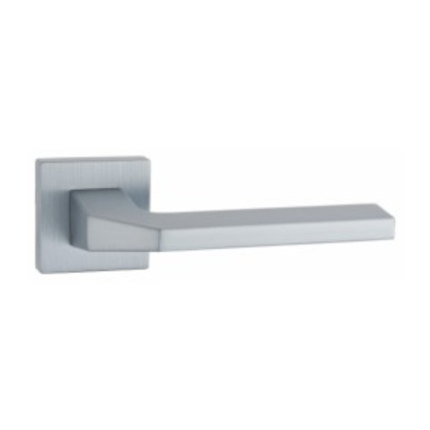Mâner ușă Finetouch din zinc, crom satinat, rozetă pătrată (Z5-71Z163) Mâner de ușă Finetouch din zinc, crom satinat, cu rozetă pătrată periată și manetă dreaptă