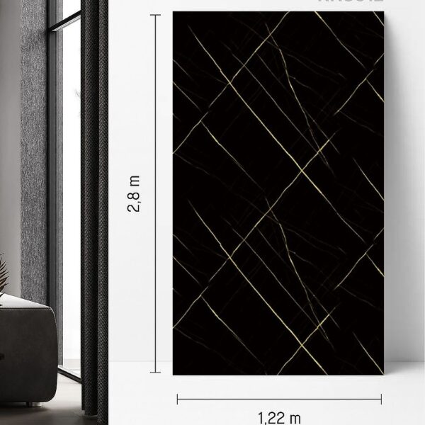 Panou KN8012 negru mat cu linii fine auriu-oliv intersectate, cu cotele de 1,22 × 2,8 m