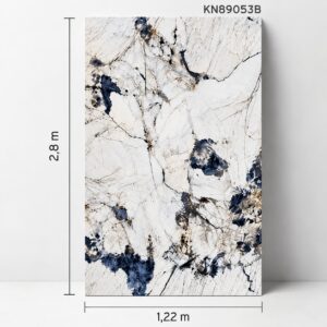 Panou KN89053B în picioare: marmură albă cu pete bleumarin și vene gri-antracit, cu cotele de 2,8 × 1,22 m