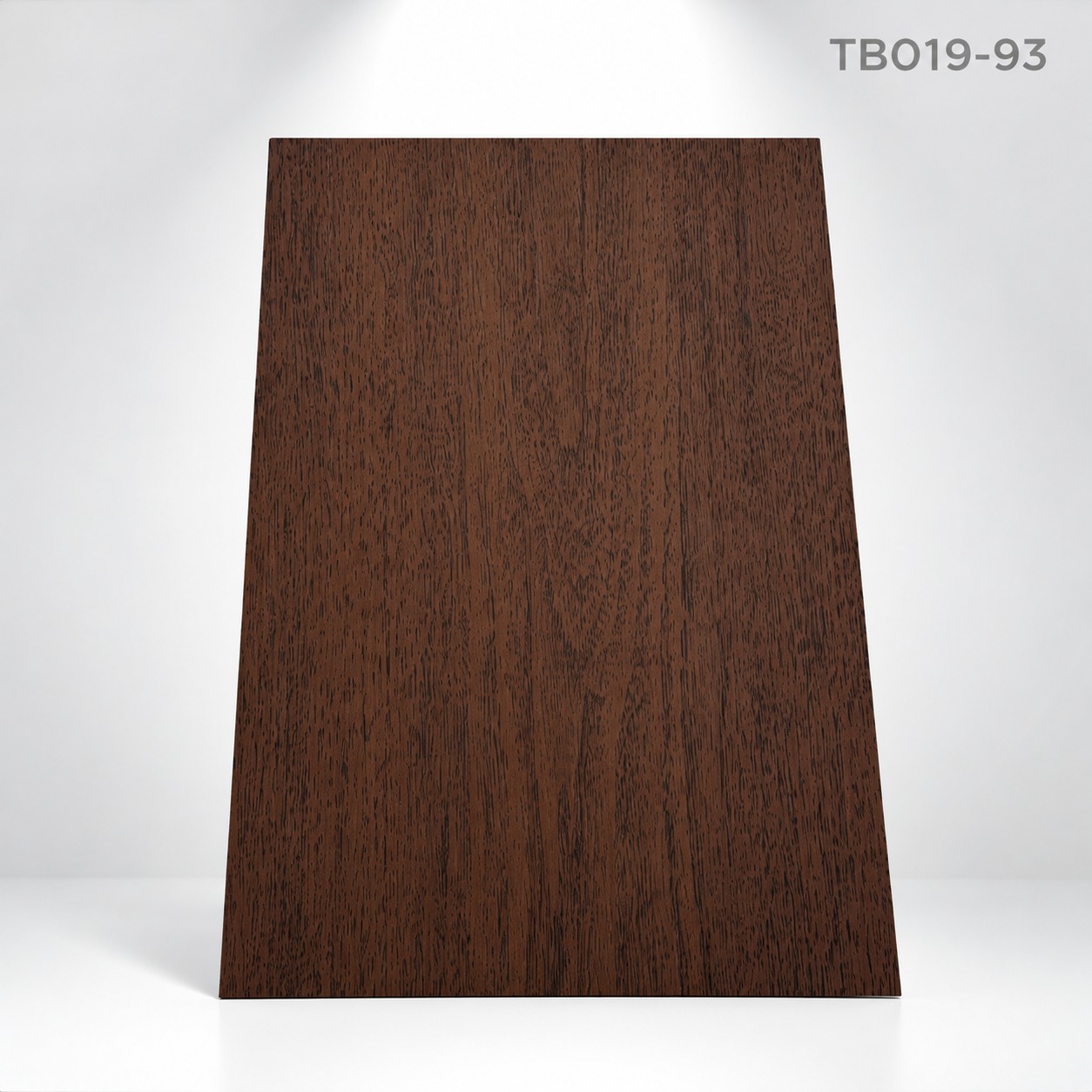 Panou decorativ TB019-93 Smoked Walnut Panou decorativ TB019-93 Smoked Walnut întreg, în picioare, cu decor de nuc afumat și finisaj mat