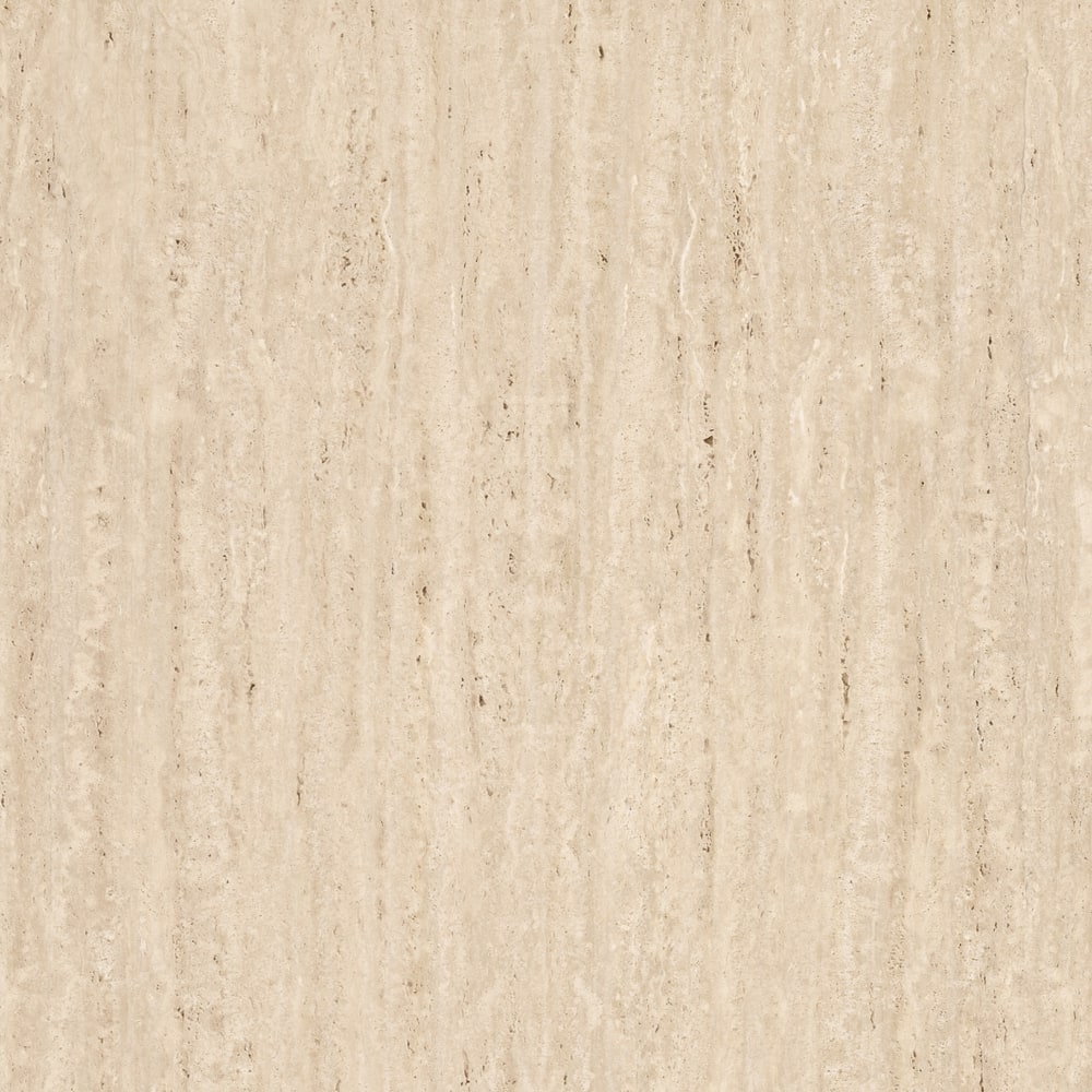 Decorul Rocko R259 Travertine Ortigia văzut din față: travertin bej cu striații fine Decorul Rocko R259 Travertine Ortigia văzut din față: travertin bej cu striații fine