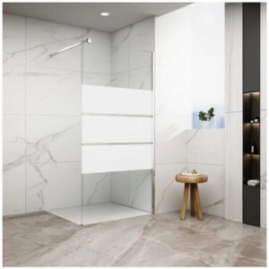 Paravan walk-in E6A-7F Acid Glass cu bandă sablată, într-o baie cu faianță marmorată albă