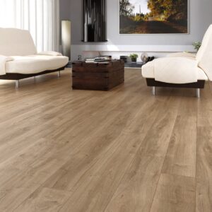 Oak Cannes 1214 montat într-un living cu canapele crem și cufăr din lemn închis