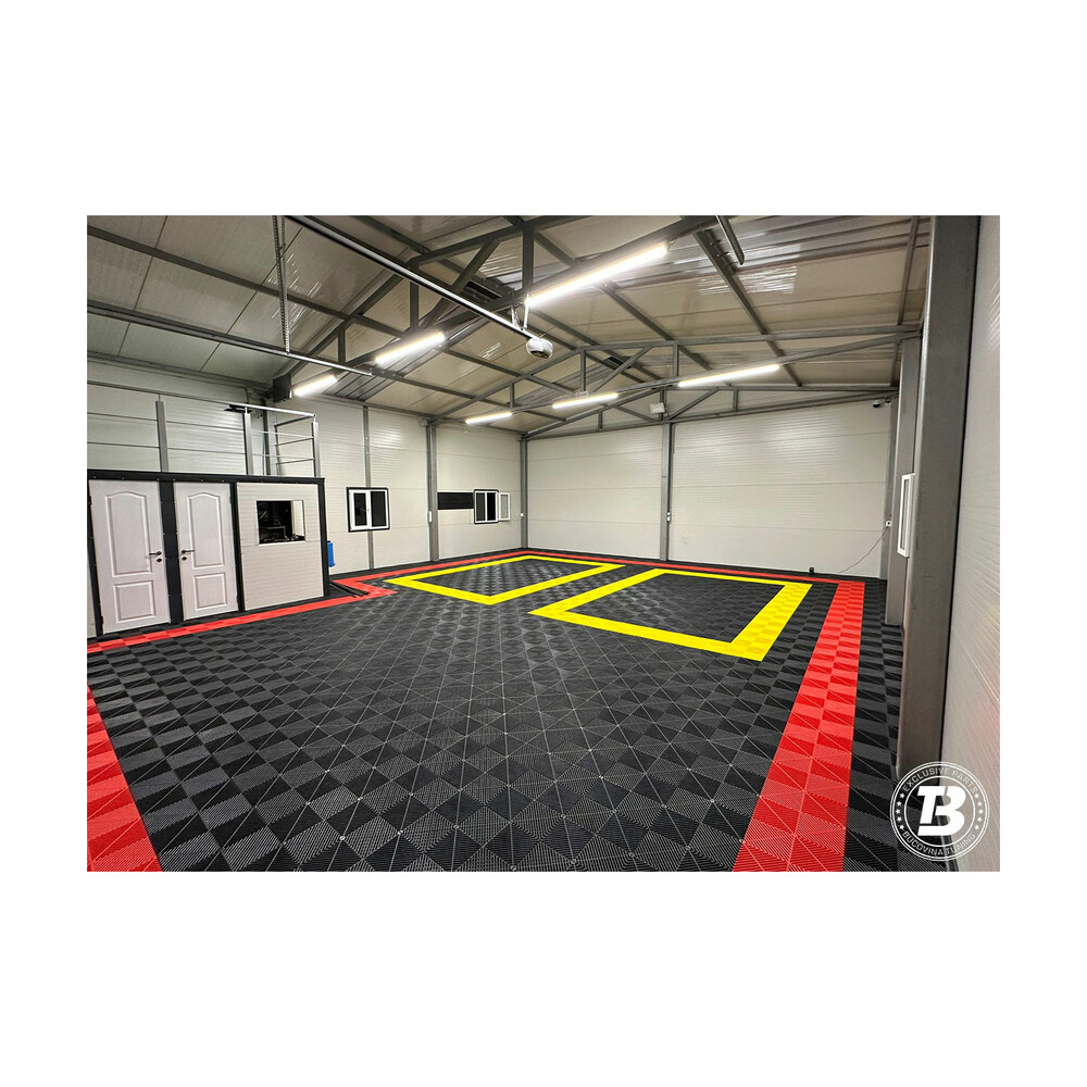 Pardoseală modulară pentru garaj și Ateliere detailing roșu cu negru cu galben Pardoseală modulară pentru garaj și Ateliere detailing roșu cu negru cu galben