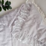 Păturică bebe Delux din bumbac satinat cu dantelă, gri, 80 × 80 cm, fața din material moale