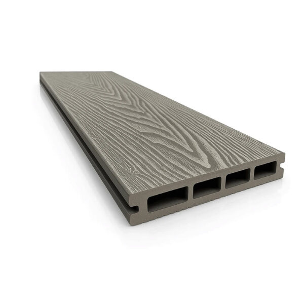 Placă deck WPC 3D gri deschis, cu fibră de lemn în relief și patru goluri la capăt