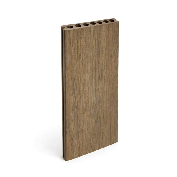 Placă decking WPC stejar închis așezată vertical, cu fața cu fibră de lemn
