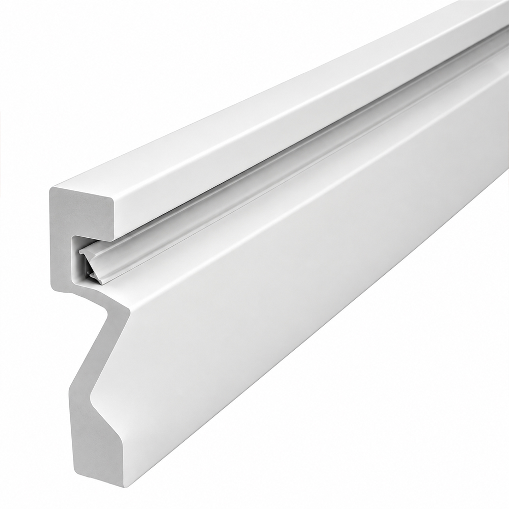 Plintă din duropolimer JX182 pentru bandă LED Plintă din duropolimer JX182 albă, cu canal pentru banda LED sub marginea de sus, vedere în perspectivă