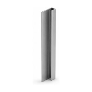 Profilul de capăt Rocko tip C argintiu, din aluminiu, așezat vertical, cu nervurile de pe interior la vedere
