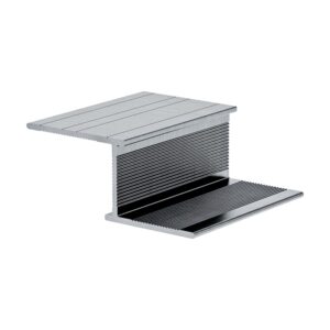 Profil structural EJOT în formă de Z, din aluminiu, în perspectivă: aripa de sus cu linii de ghidaj, peretele și aripa de jos canelate