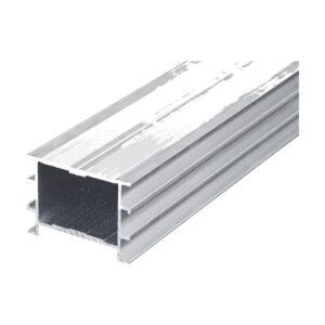 Profil de substructură Relo W din aluminiu argintiu, lat, cu fața de sus striată și camera interioară vizibilă la capăt