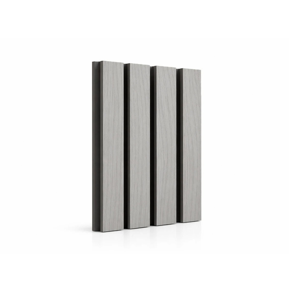 Riflaj WPC exterior gri deschis, vertical Riflaj WPC exterior gri deschis cu patru lamele pe fond închis, așezat vertical