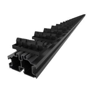 Capătul șinei Perfect Rail 39, mai înaltă, cu camerele profilului și rândul lung de cleme negre care se pierde în depărtare