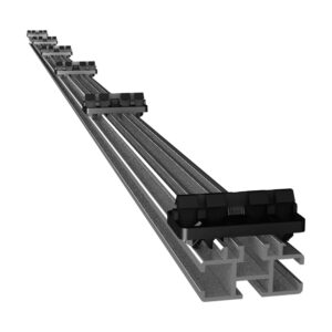 Șină transversală Perfect Rail din aluminiu, cu clipsuri negre montate la distanțe egale pe toată lungimea