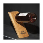 Suport elegant din lemn masiv pentru o sticlă de vin — imaginea 3